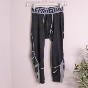 Nike | Men's Pro Combat Dri-Fit 3/4 Length Training Tights‎